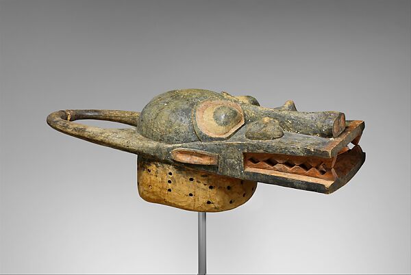 Helmet Mask (Bo Nun Amuin), Wood, pigment, egg shell (?), Baule peoples
