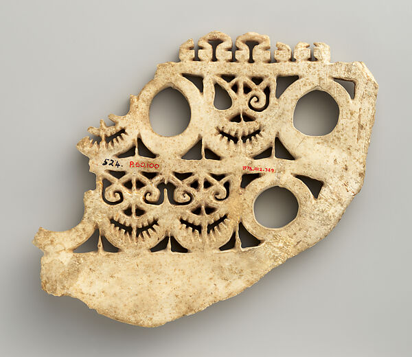 Shell Plaque (Barava), Tridacna shell, Choiseul Island