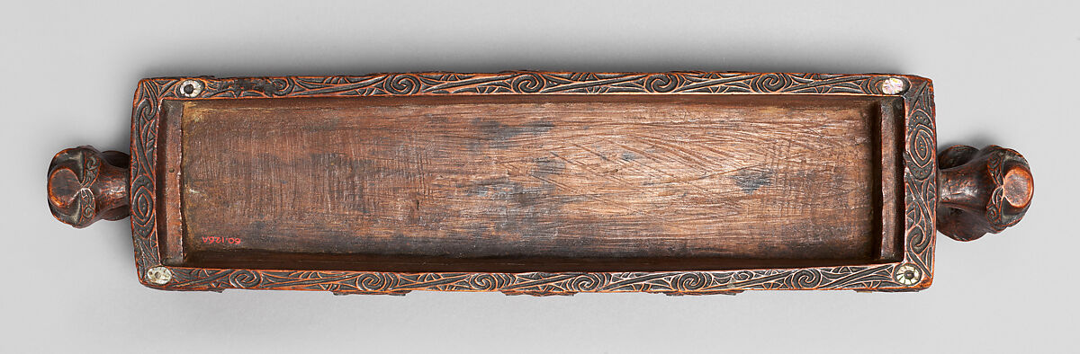 Papahou (treasure box), Māori artist, Wood, shell (pāua), Maori people