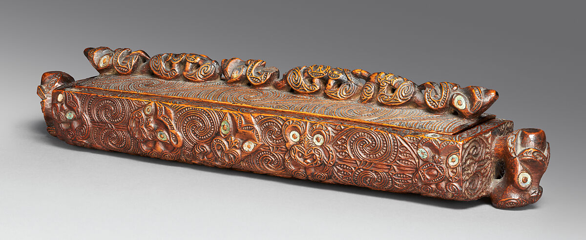Papahou (treasure box), Māori artist, Wood, shell (pāua), Maori people