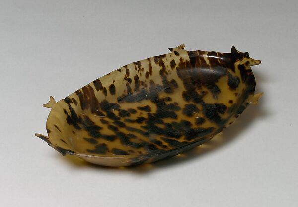 Toluk (women’s valuable), Belauan artist, Turtle shell, Belauan people