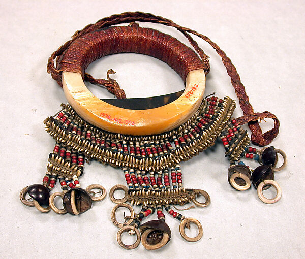 Necklace (Bakiha [?]), Tridacna shell, turtle shell, shell, glass beads, porpoise teeth, seeds, fiber, Santa Catalina or Santa Ana Island 