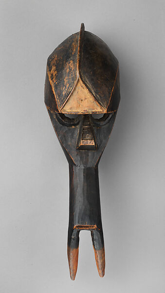 Beete Mask: Gorilla (Gon), Wood, pigment, plant fiber, resin(?), Kwele peoples 