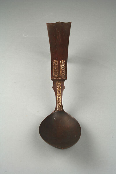 Spoon, Wood, lime or pigment, Madagascar 