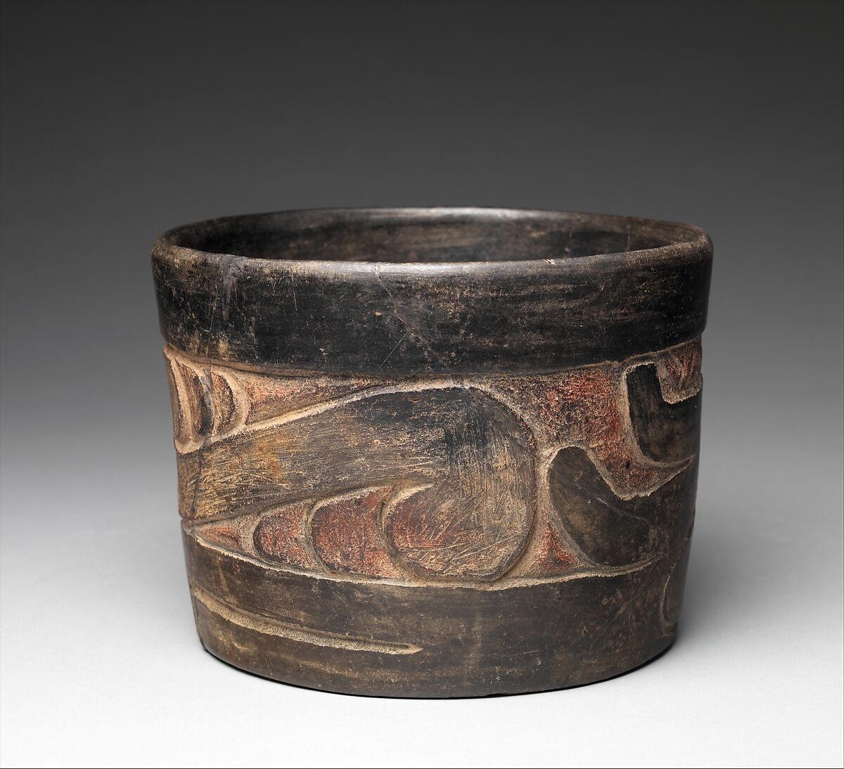 Bowl with bird motif, Central Highlands artist(s), Ceramic, hematite, Central Highlands