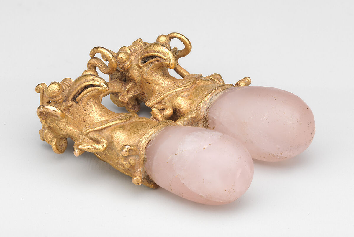 Double bird pendant, Gold, rose quartz, Coclé (Macaracas)