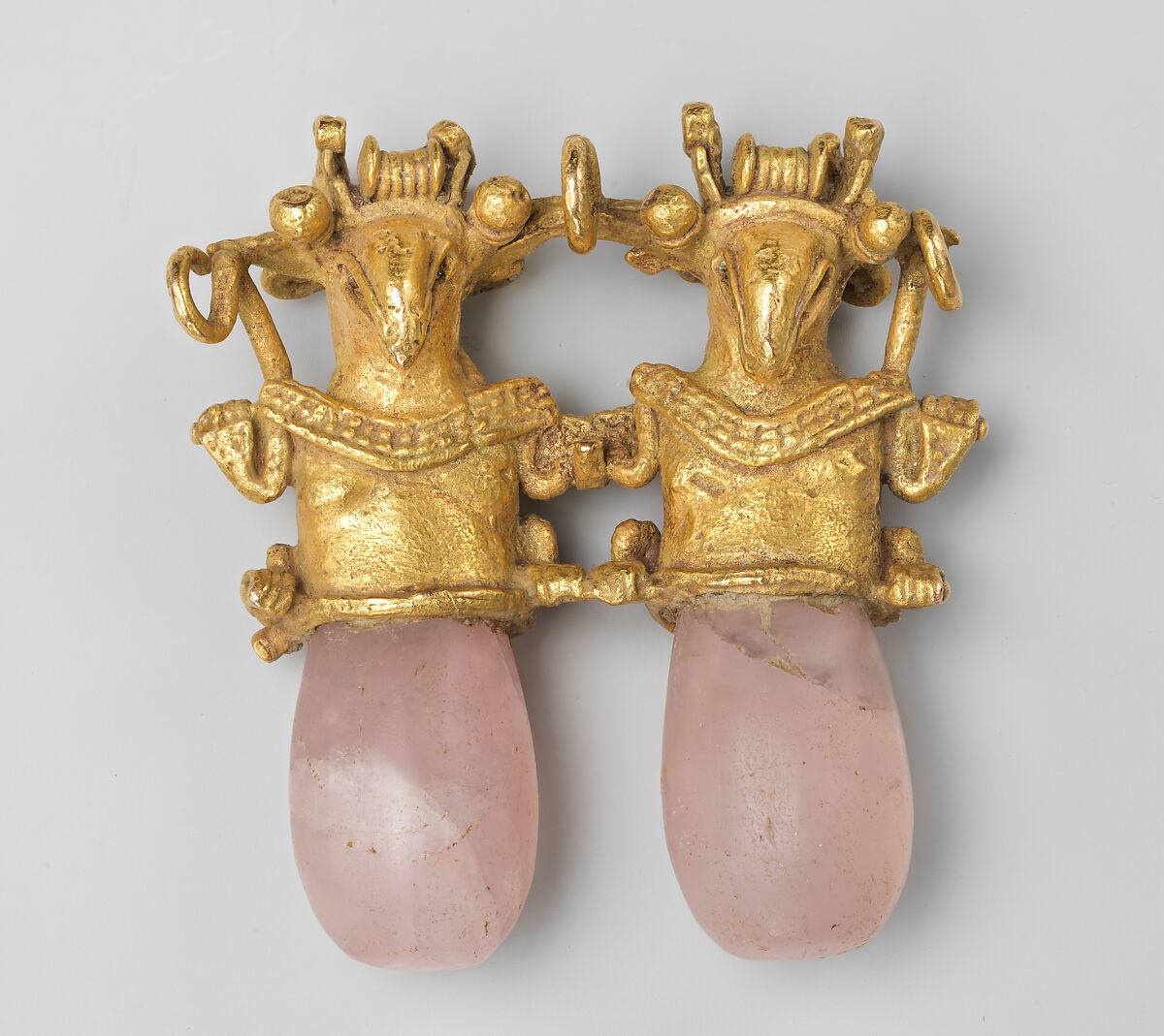 Double bird pendant, Gold, rose quartz, Coclé (Macaracas)