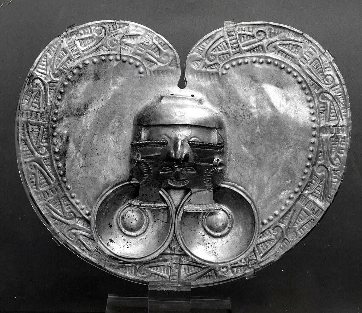 Pectoral with Face, Gold (hammered), Calima (Yotoco)