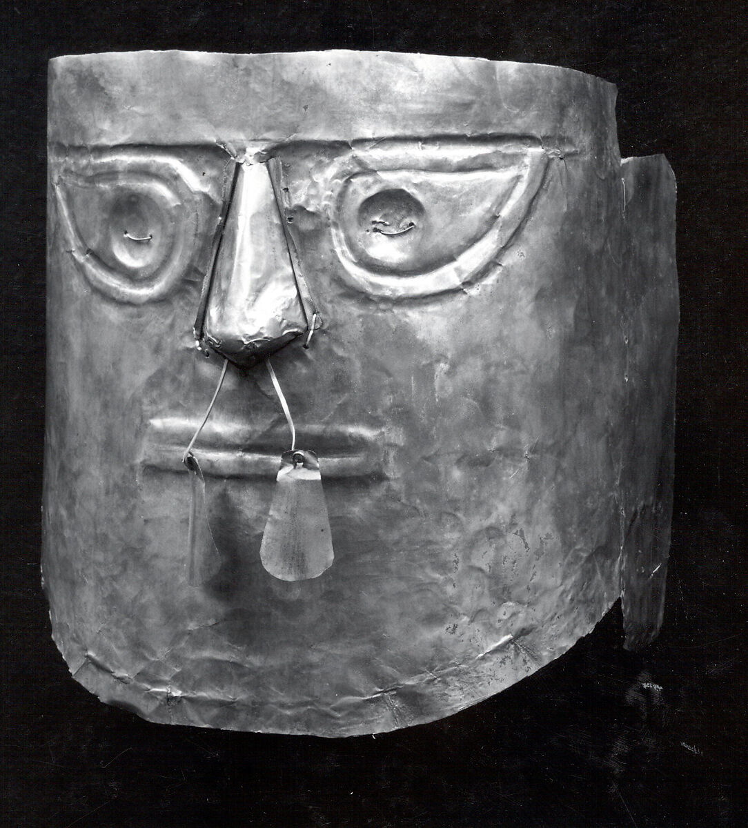 Gold Funerary Mask, Gold, pigment, Lambayeque (Sicán) 