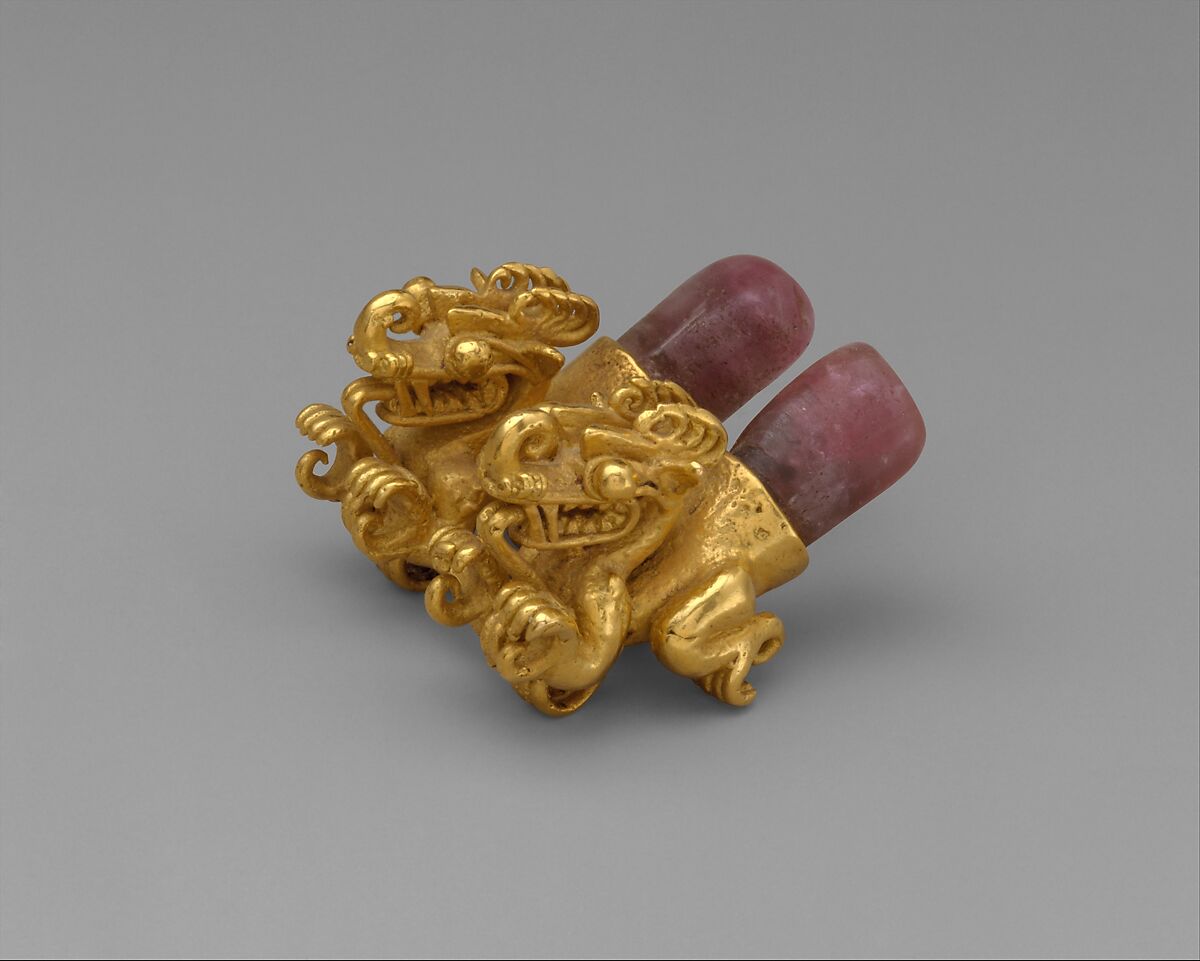 Double Crocodile Pendant, Gold, quartz, Coclé (Macaracas) 