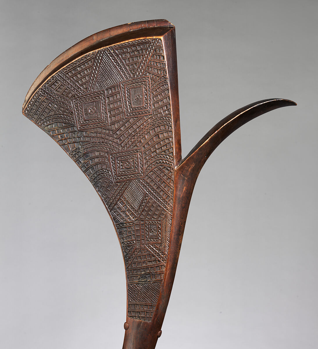 Cali (club), Fijian artist, Wood, Fijian