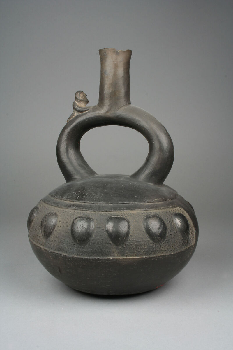 Stirrup Spout Bottle, Ceramic, slip, Chimú 