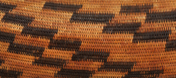 One-rod coiled boat basket, Mary Knight Benson (Yokayo Pomo (Mendocino County, California), 1878–1930), Willow shoot foundation, sedge root weft, and dyed bulrush root weft, Yokayo Pomo