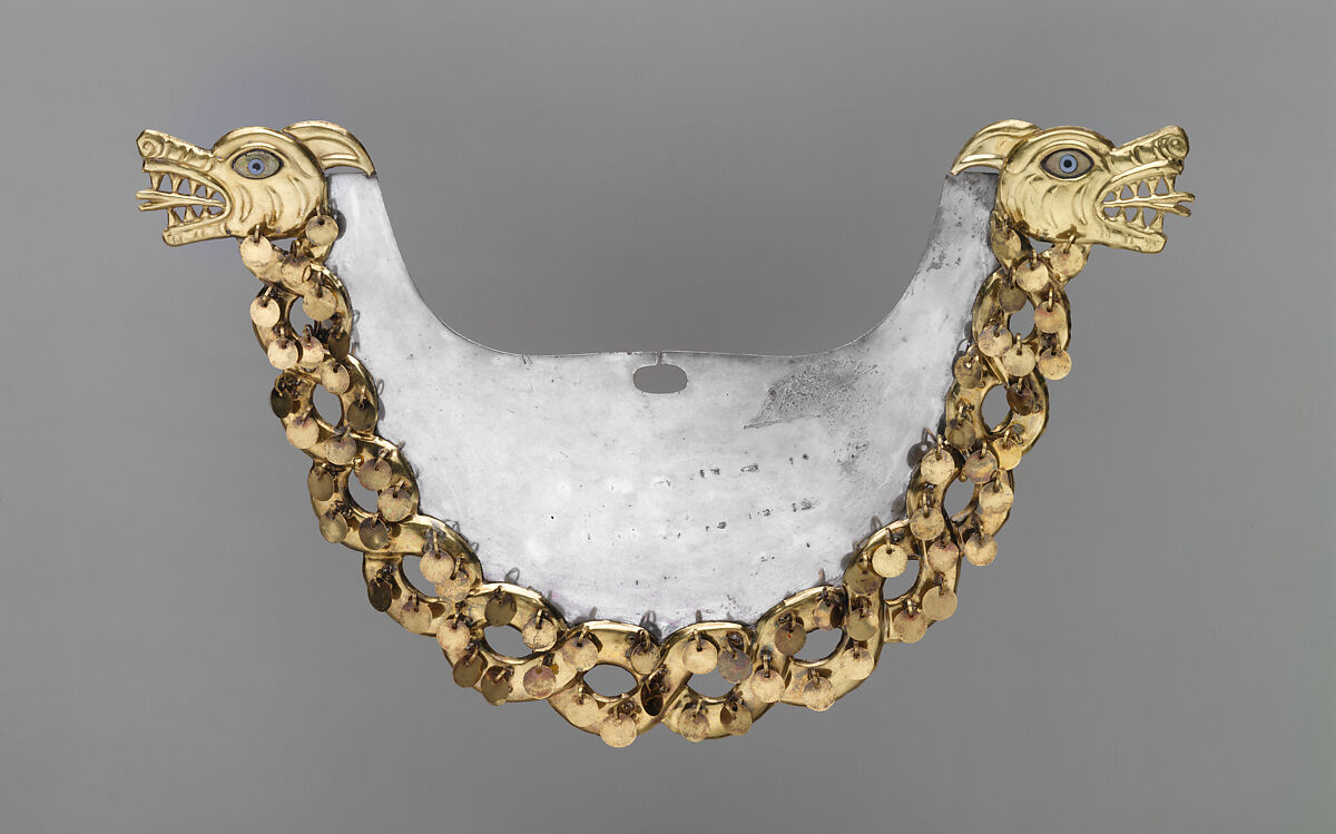 Nose ornament with intertwined creatures, Moche artist(s), Gold, silver, Moche