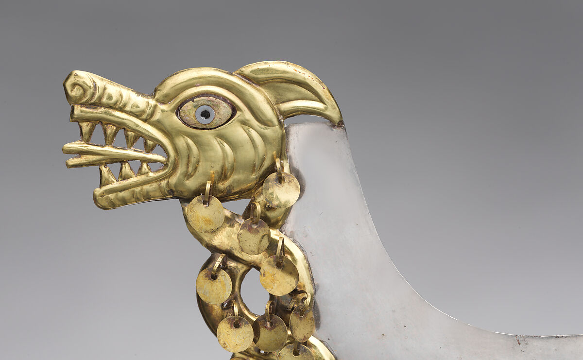 Nose ornament with intertwined creatures, Moche artist(s), Gold, silver, Moche