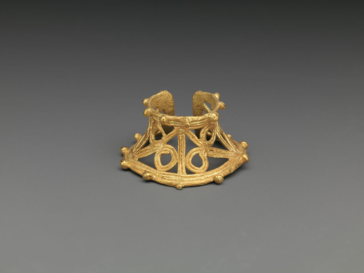 Nose Ornament, Gold (cast), Venado Beach, Canal Zone 