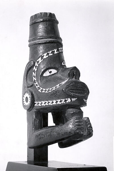 Canoe Figurehead (Nguzu nguzu, Musu musu, or Toto Isu), Wood, chambered nautilus shell, paint, New Georgia Island 