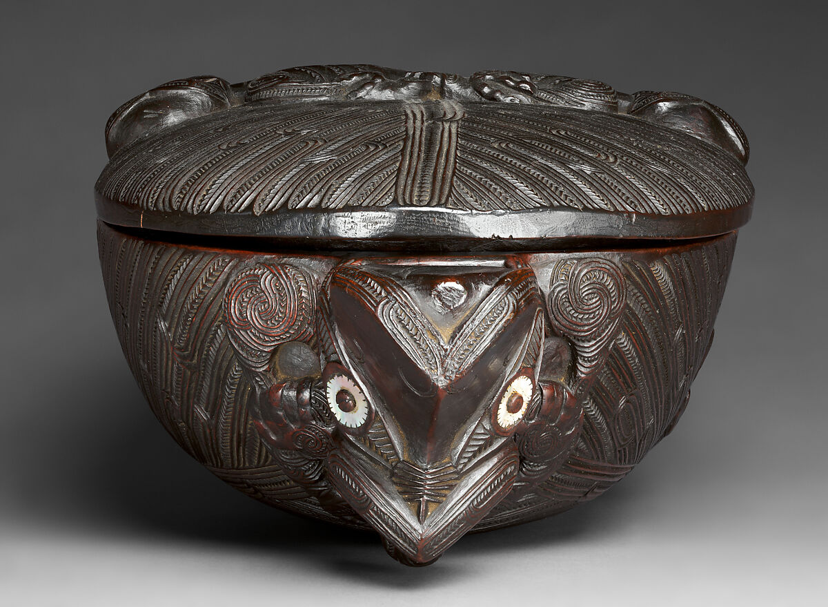 Waka huia (treasure box), Māori artist, Wood, shell (pāua), Maori people