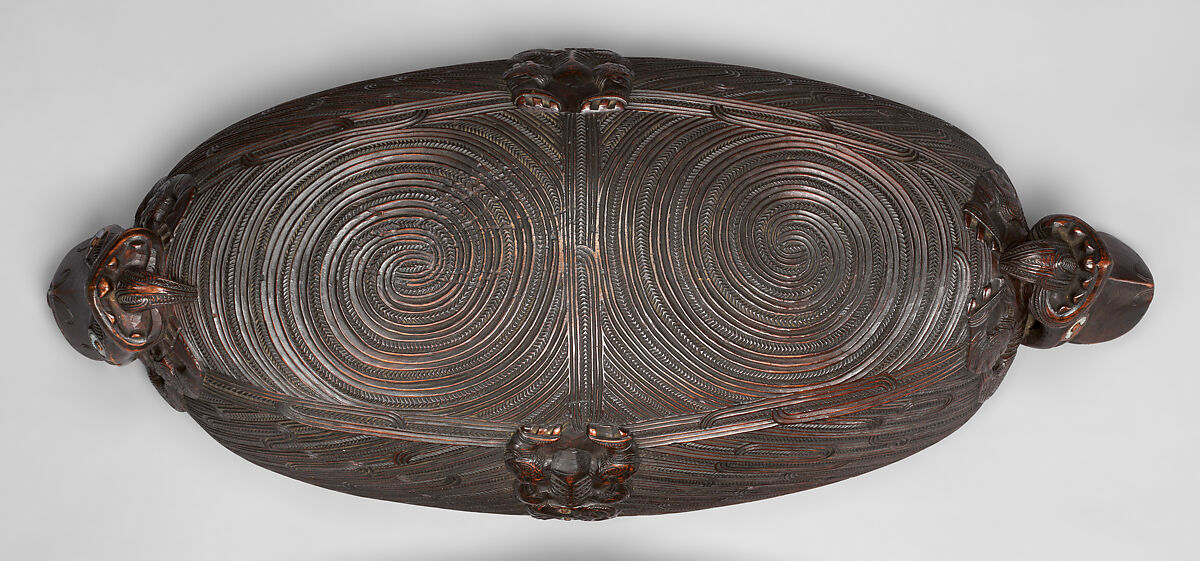 Waka huia (treasure box), Māori artist, Wood, shell (pāua), Maori people