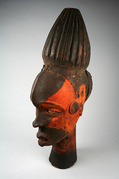 Headdress: Head, Wood, skin, pigment, iron nails, Ejagham peoples 