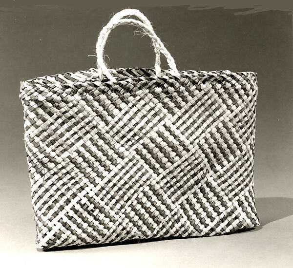 Carrying Basket (Kete Whakairo), Kerehi Makiwhara, Fiber, Maori people 