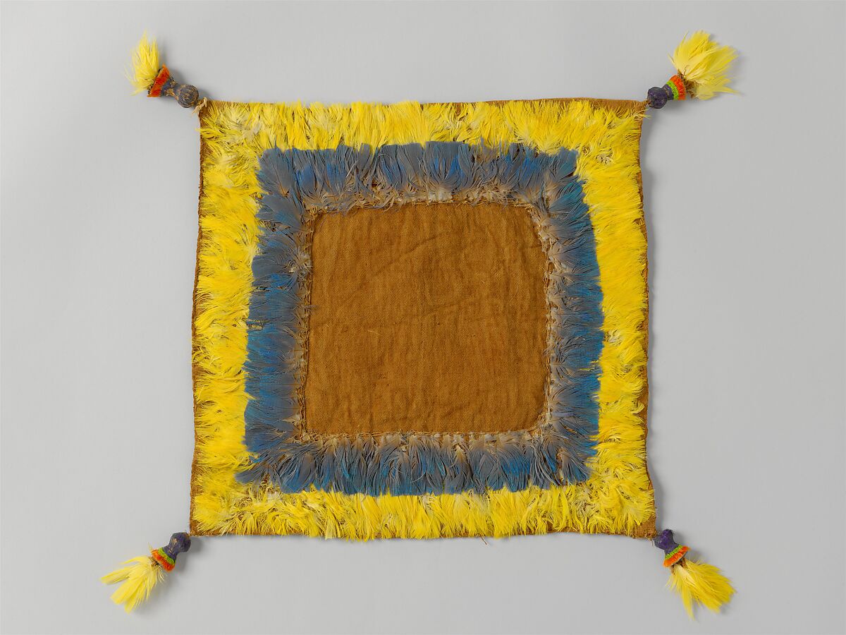 Square Cloth with Feathered Border, Feathers, camelid hair, cotton, wool, Chimú 