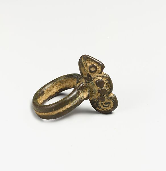 Ring with Chameleon (Yawiige)