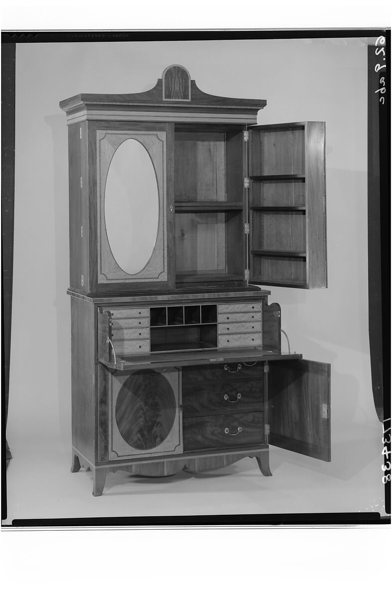 Desk and Bookcase, John Davey (active ca. 1797–1822), Mahogany, satinwood veneer with white pine,
yellow poplar, American