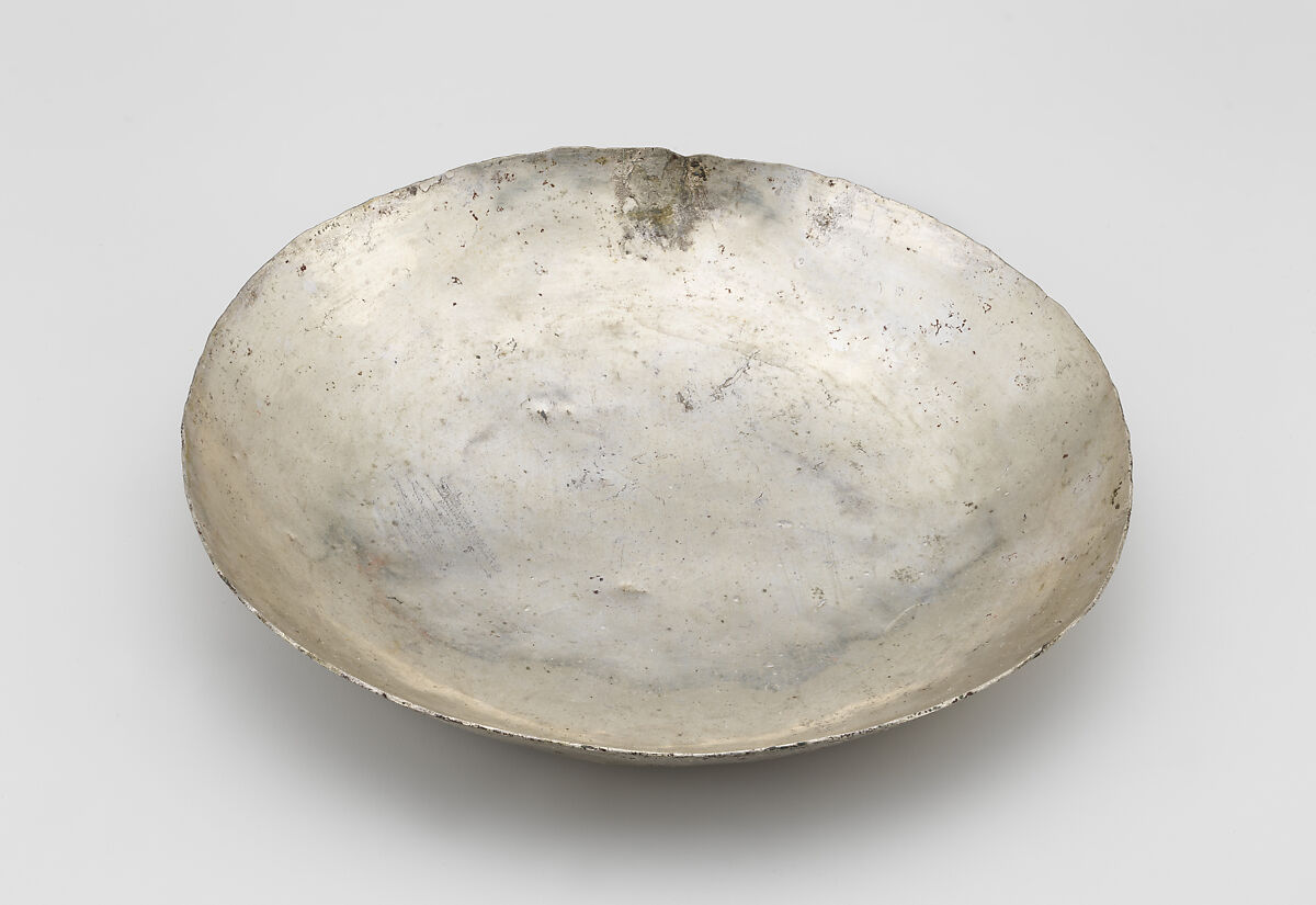 Miniature plate, Chimú or Chancay artist(s), Silver (hammered), Chimú or Chancay 
