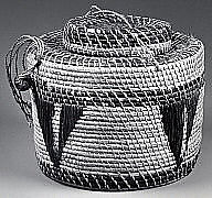 Lidded Basket, Palm fiber, Kpelle or Kimbuzi peoples 