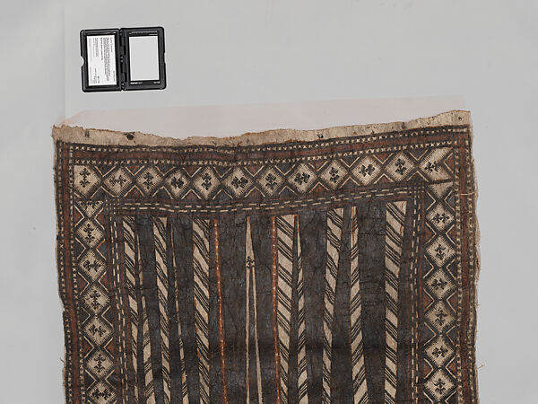 Masi kesa (barkcloth panel), Barkcloth, pigment, Fijian