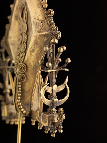 Mamuli (ear ornament or pendant), Sumba Island artist, Gold, Sumba Island