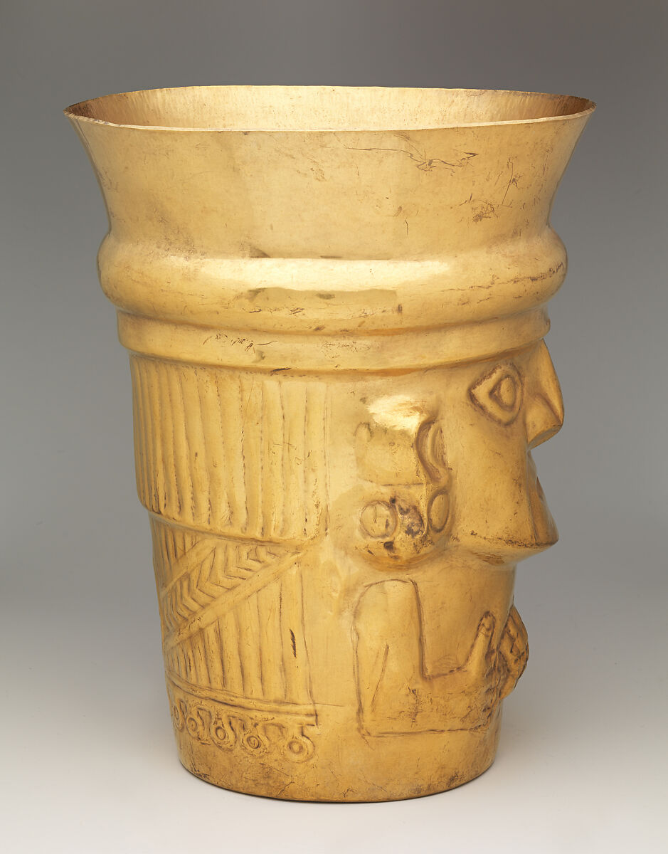 Beaker with figure and Spondylus shell, Lambayeque (Sicán) artist(s), Gold, Lambayeque (Sicán)