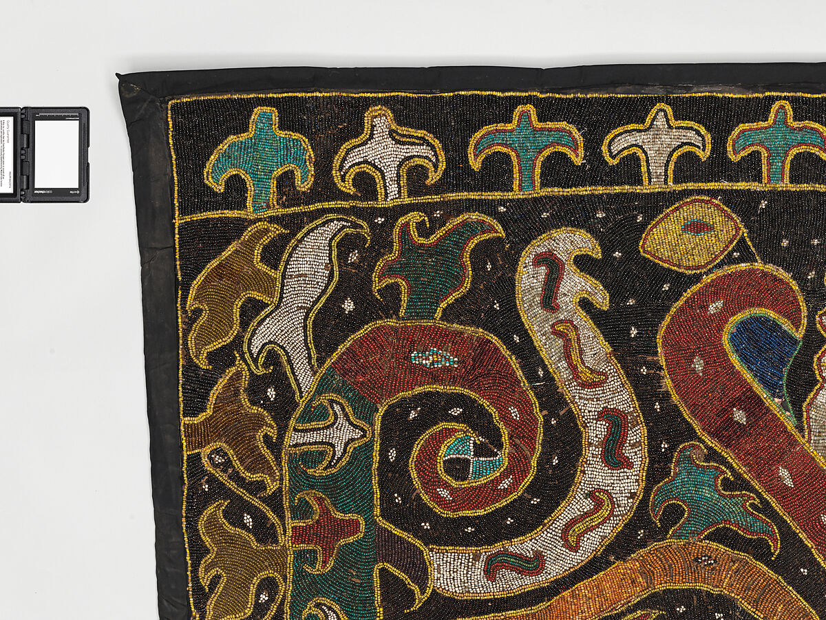 Palepai maju (ceremonial banner), Paminggir artists, Glass and ceramic beads, fiber, cloth, nassa shells, Lampung peoples