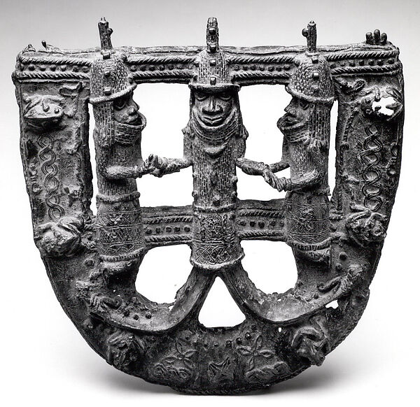 U-Shaped Plaque: Mudfish-Legged King and Supporters, Ìgùn Ẹ́rọ̀nwwọ̀n (brass-casting guild) artists, Brass, Edo peoples