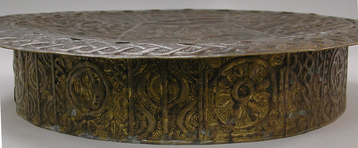 Lidded Box (ekpoki), Ìgùn Ẹ́rọ̀nwwọ̀n (brass-casting guild) artists, Brass, Edo peoples