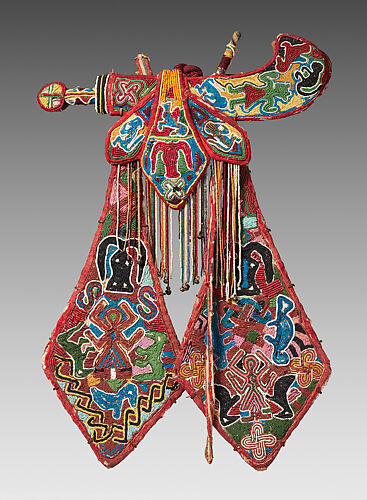 Udàmalóre (ceremonial sword) and sheath with apete (panel ornaments)