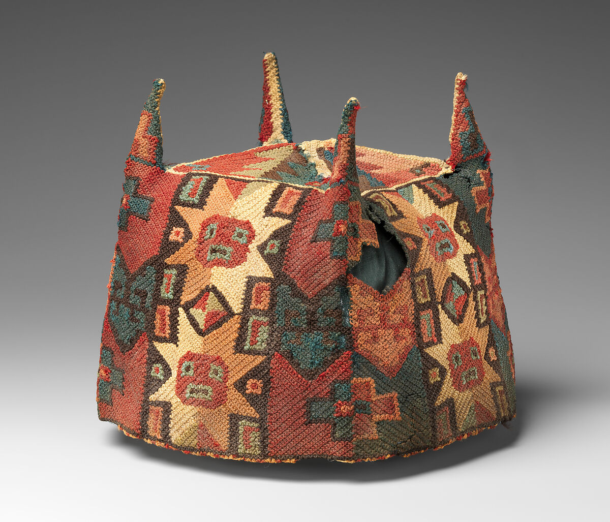 Four-Cornered Hat, Camelid hair, Tiwanaku