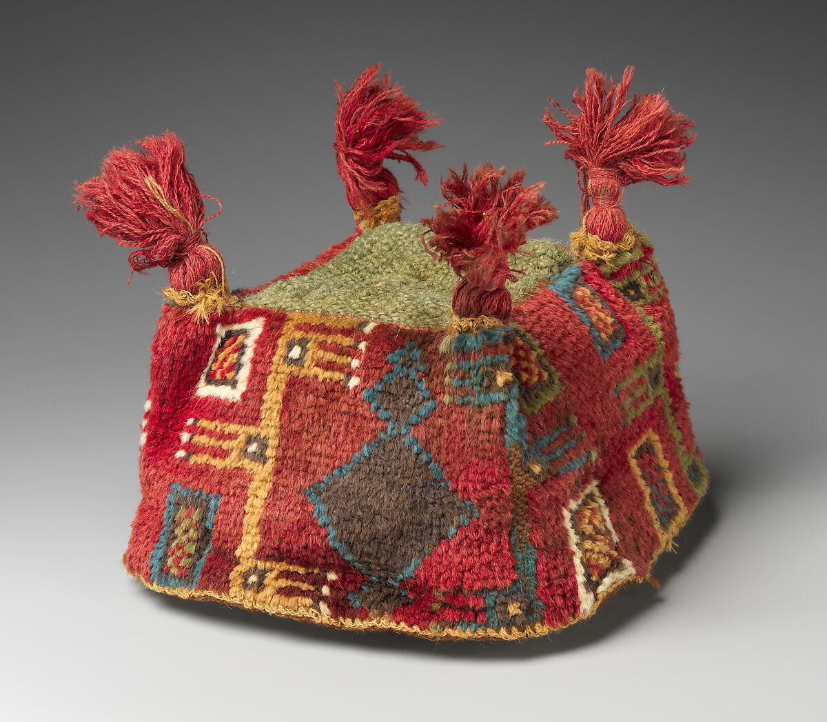 Four-Cornered Hat, Camelid hair, Tiwanaku