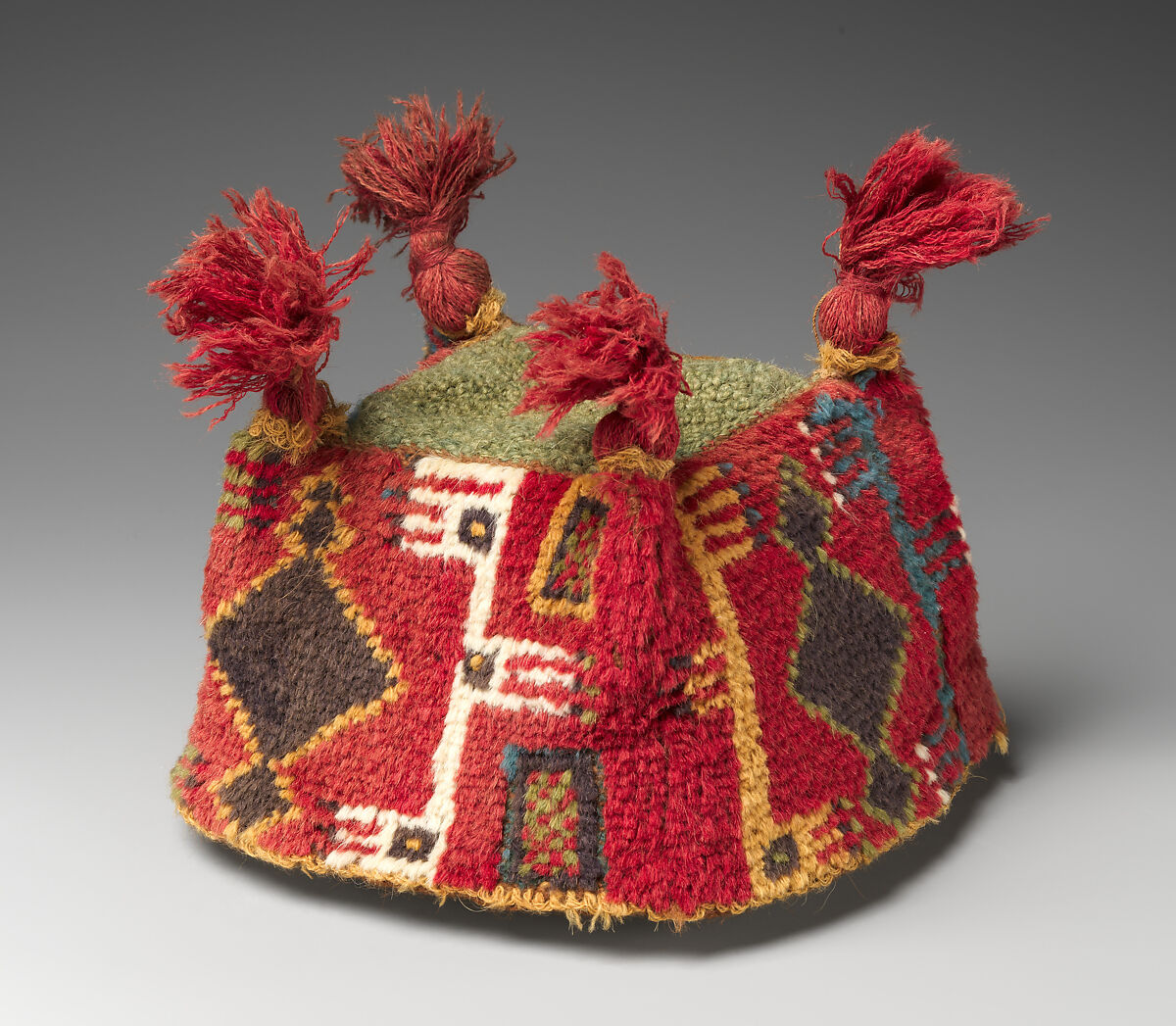 Four-Cornered Hat, Camelid hair, Tiwanaku 