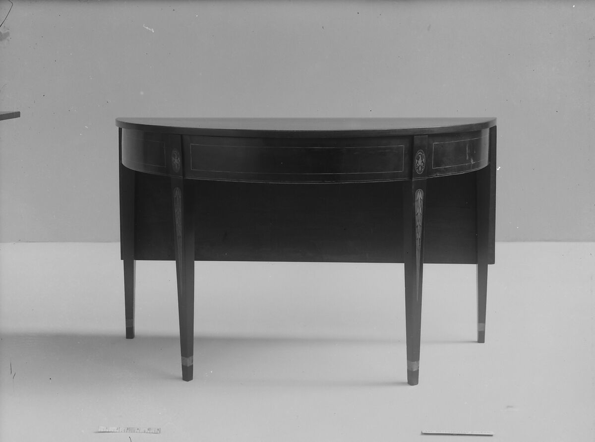 Drop-leaf Dining Table, Mahogany, tulip poplar, white pine, sycamore, American