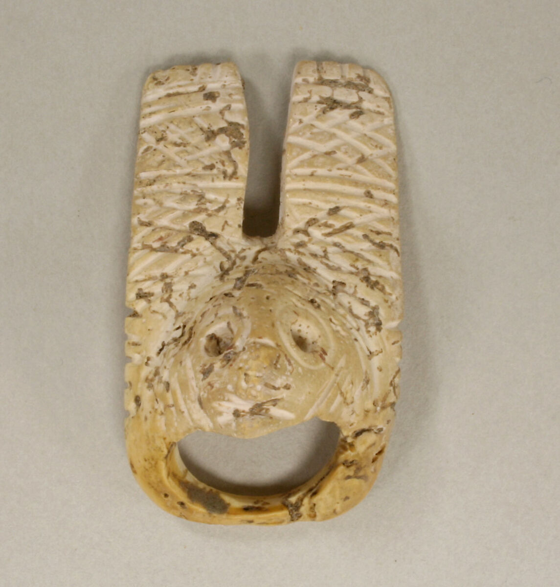 Finger Ring with Animal Face, Shell, Huastec (?)