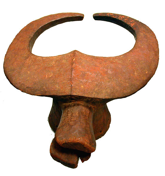 Headdress: Bushcow (Mangam), Mama artist, Wood, pigment, Mama peoples