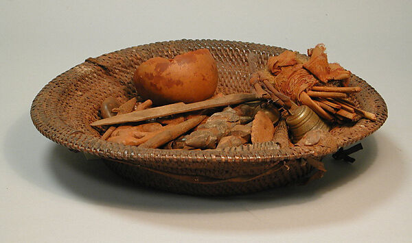 Divination Basket (Ngombo Ya Cisuka), Fiber, wood, iron, plant and animal matter, Chokwe peoples 