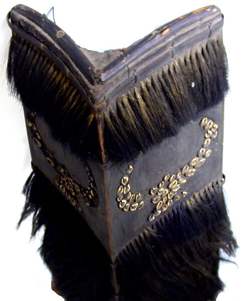 Shield, Wood, nassa shells, shell, hair, Toraja people