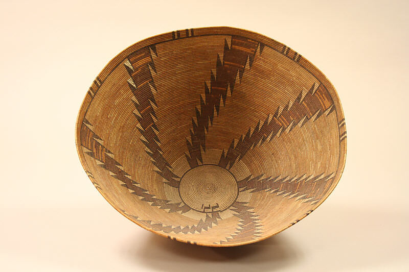 Cooking Basket, Mary Tecuyas (Mary Tecuyas, American, Tübatulabal, 1760 (?), California–Bakersfield, CA, 1916), Cladium root, yucca root, sumac, bracken fern root on bundle foundation, Tübatulabal