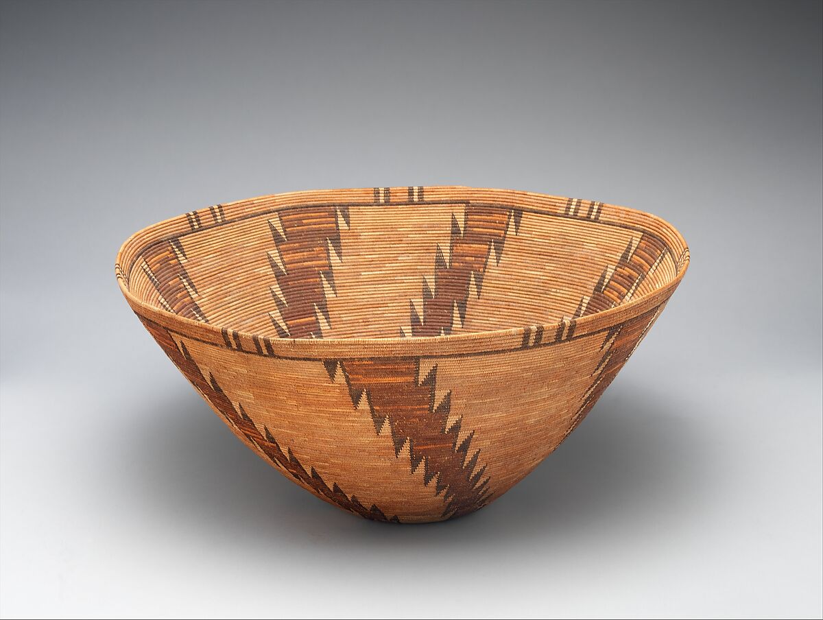 Cooking Basket, Mary Tecuyas (Mary Tecuyas, American, Tübatulabal, 1760 (?), California–Bakersfield, CA, 1916), Cladium root, yucca root, sumac, bracken fern root on bundle foundation, Tübatulabal 