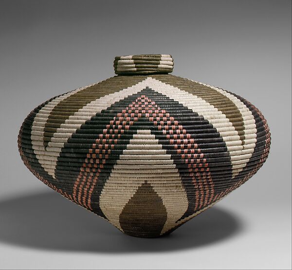 Lidded Basket, Beauty Ngxongo (South African, born KwaZulu-Natal, 1953), Ilala palm fiber 