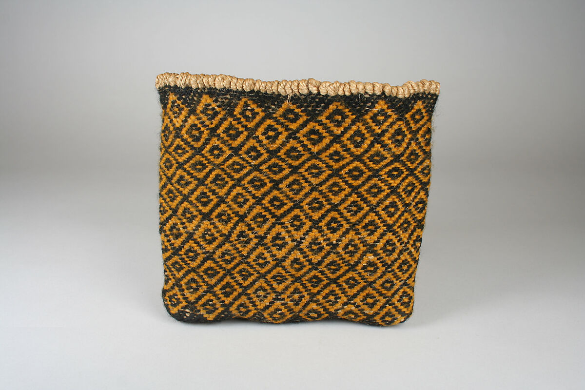 Charm Bag, Wool yarn, plant fiber, Ojibwa