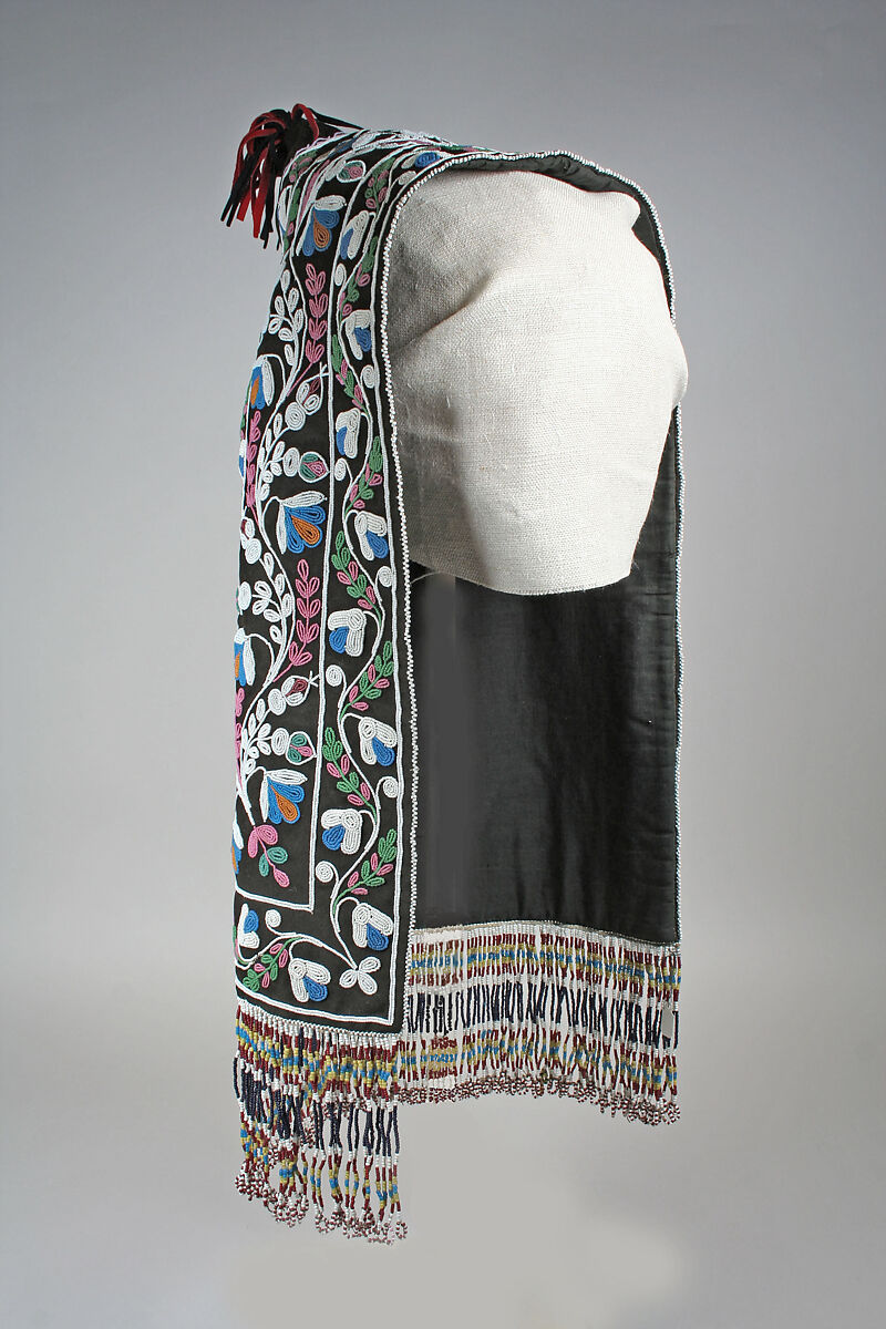 Hood, Wool, cotton, glass, James Bay Cree